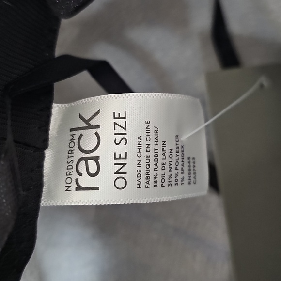 NWT Faux Fur Cloche Fuzzy Light Grey Adjustable Bucket Hat - Picture 7 of 9